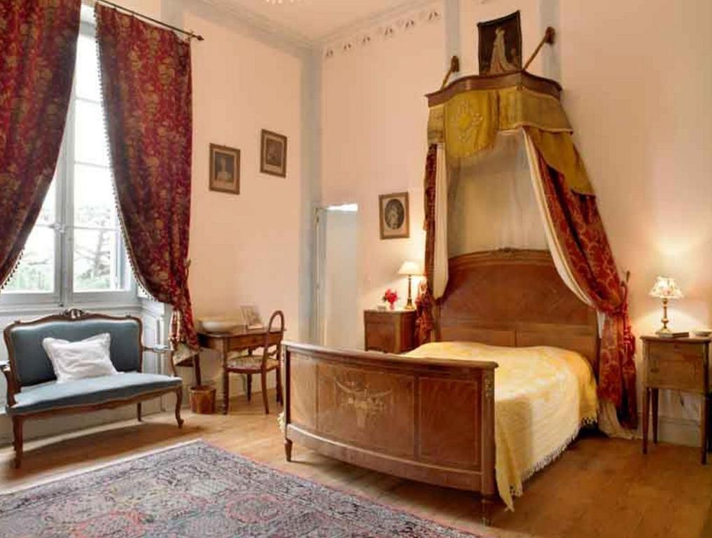 Chambres D'Hotes Du Chateau De Saint Sulpice La Sauvetat-sur-Lède Rum bild